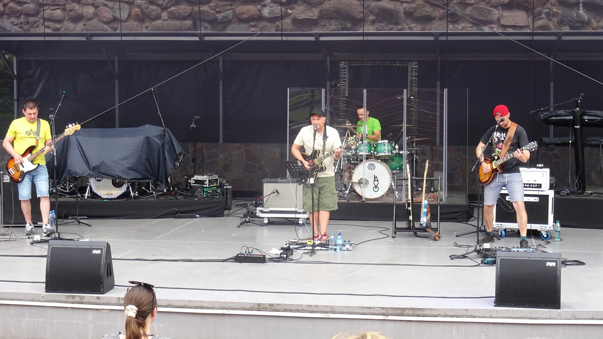 Fotorelacja z koncertów w Fosie zespołów Layo oraz Reggaeside.
