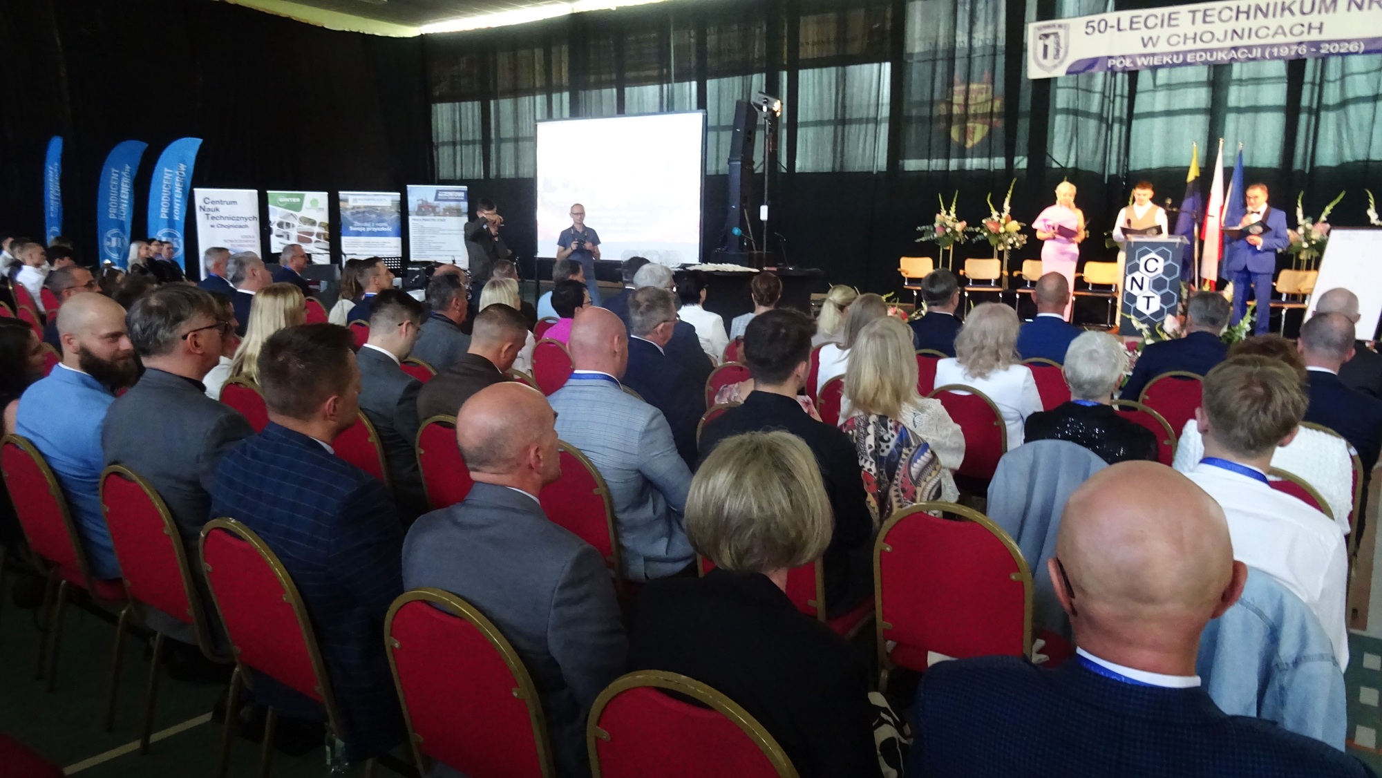 Uroczystości 50-lecia Technikum nr 1 - gala w miejskiej hali sportowej